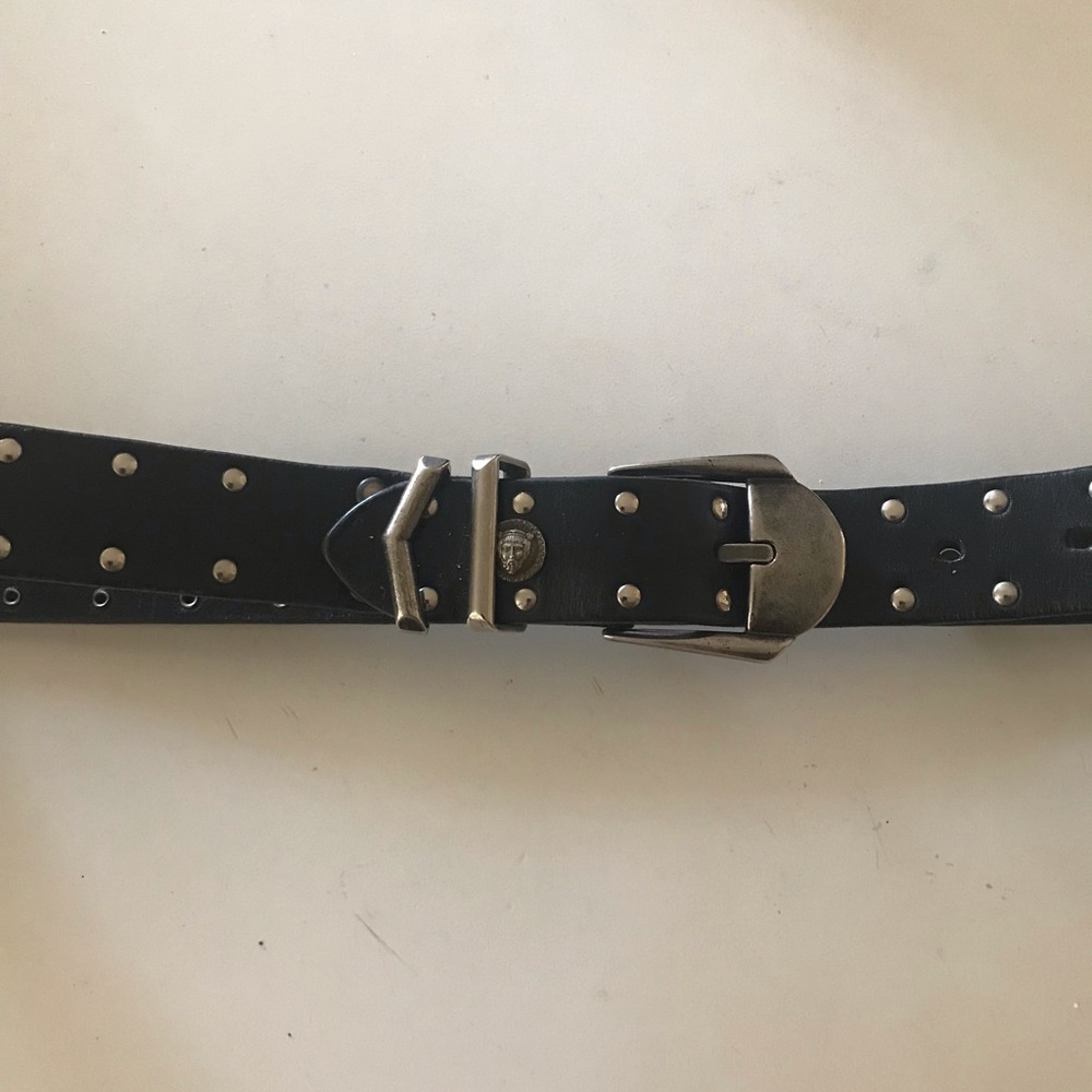 INSANTE BY VERSACE LADIES ITALIAN LEATHER BELT SIZE 75 EUROPEAN  SIZE 30 IN US